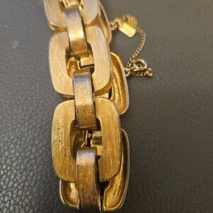 MONET VINTAGE GOLDTONE LINK BRACELET